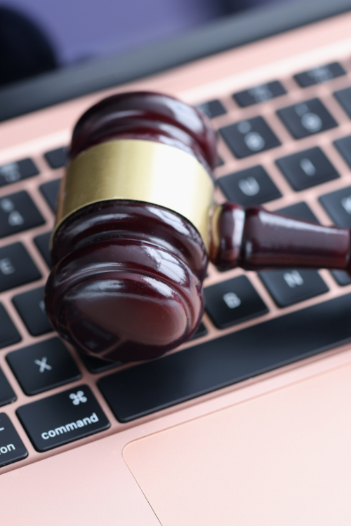 Herobild - Blog Compliance - Mobile - 800 x 1200 px